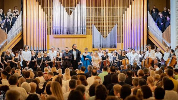 Concert de sensibilizare față de persoanele bolnave de cancer, la Chișinău