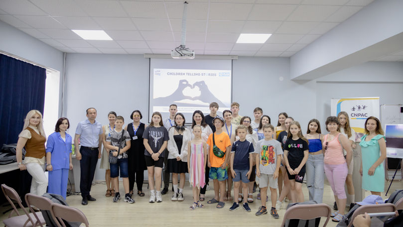 Expoziție la Cahul: 18 adolescenți refugiați și-au expus trăirile în fotografie