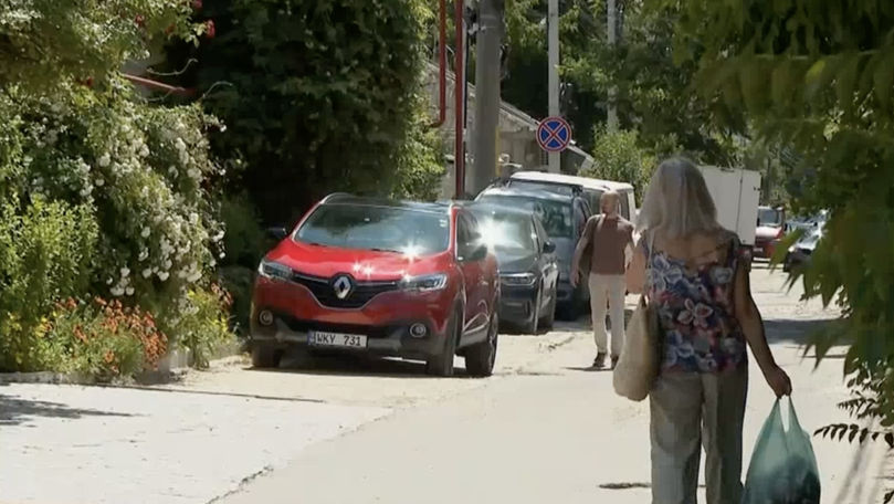Chișinău – orașul cu zeci de străzi fără trotuare. Ce spun autoritățile