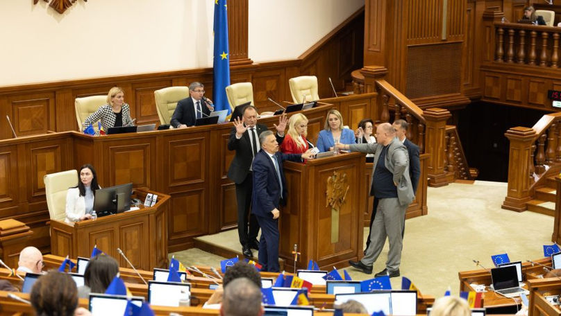 Măsuri mai aspre pentru deputații scandaloși: Vor fi dați pe mâna SPPS