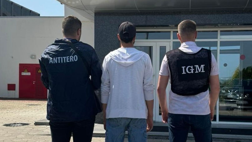 Un străin, care desfășura activități ilegale în Moldova, declarat indezirabil