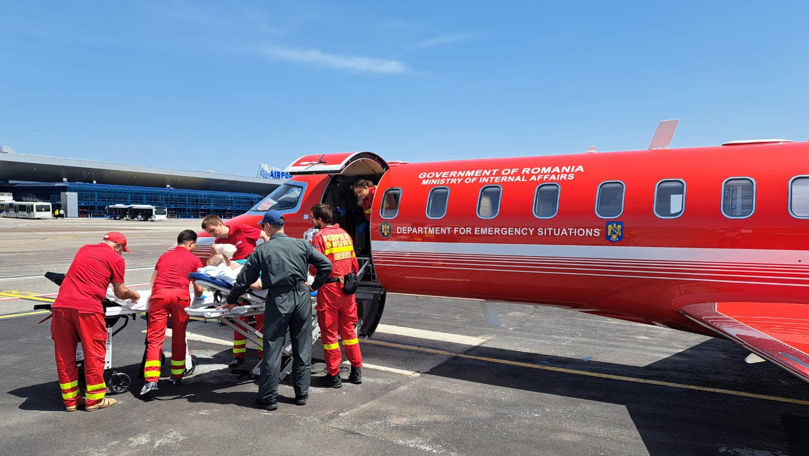 Un moldovean accidentat în Serbia, adus la Chișinău cu un avion al SMURD