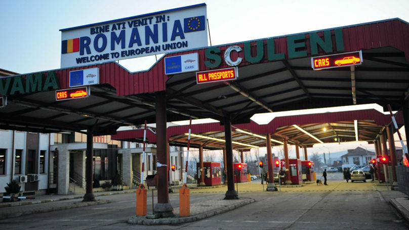 Un tânăr moldovean, descoperit la vama Sculeni cu permisul fals