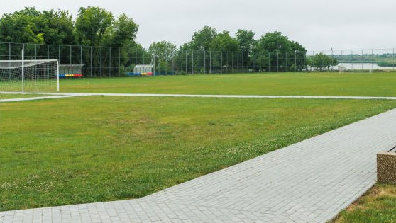 Satul European: Un stadion reconstruit și un parc amenajat la Năvârneț