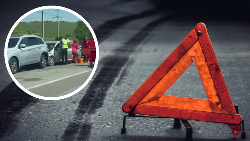 Accident cu implicarea a trei automobile: O persoană a ajuns la spital