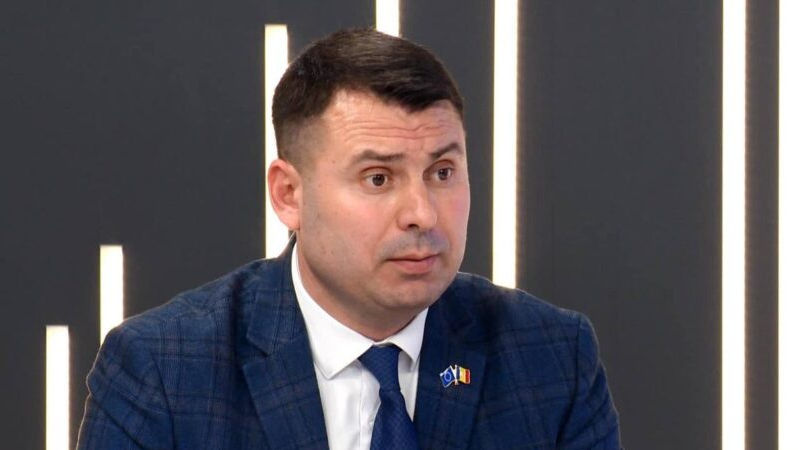 Costiuc, escortat la poliție de la Consiliul Ștefan Vodă. Motivul