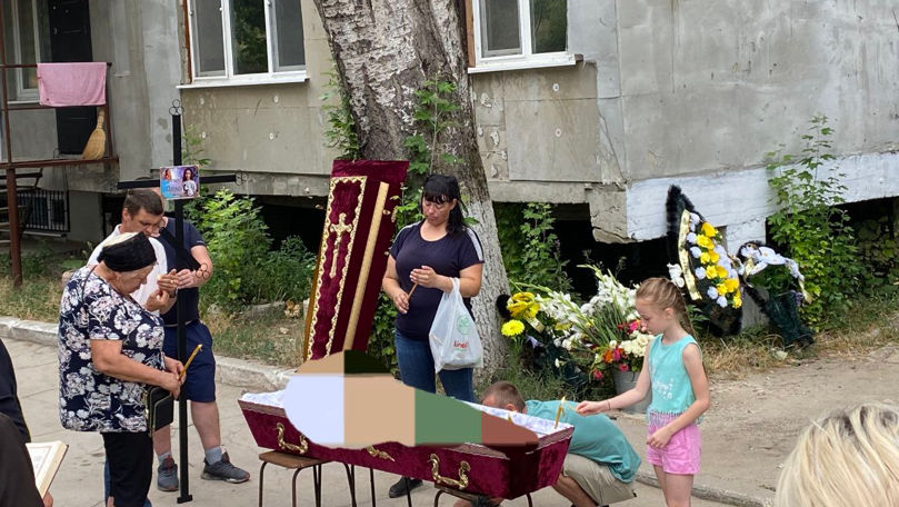Copii electrocutați în Capitală: Fetița de 11 ani, condusă pe ultimul drum