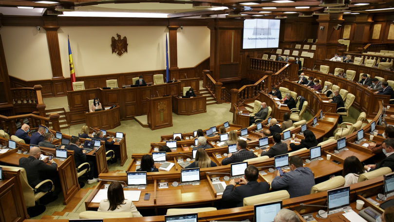 Sondaj: Patru forțe politice pot trece în Parlament