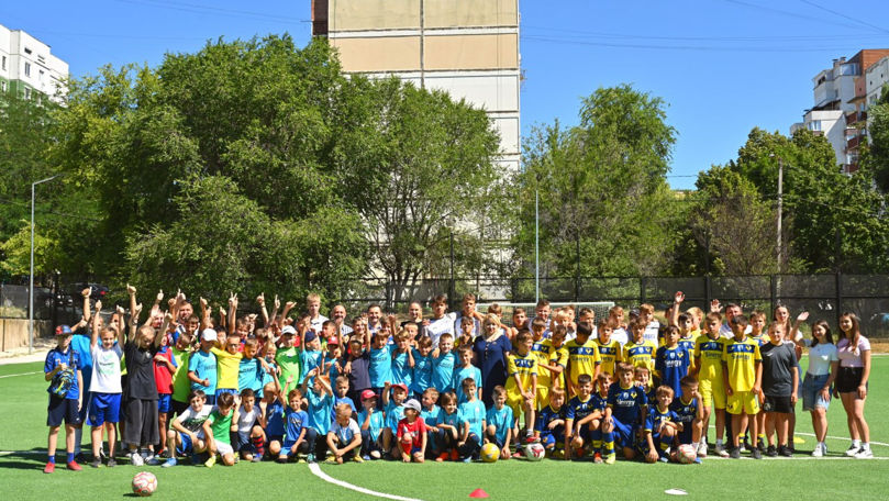 Un nou teren de sport a fost inaugurat la Liceul Olimp din Capitală