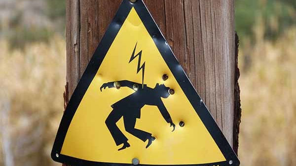 Copii electrocutați în Capitală: ANRE va cerceta circumstanțele