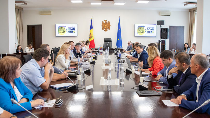 Situația economică din țară, discutată de Recean și oamenii de afacere