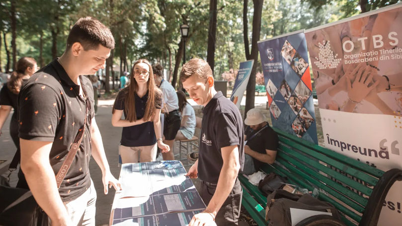 Chișinău: Sute de tineri au mers la Târgul Universităților din România