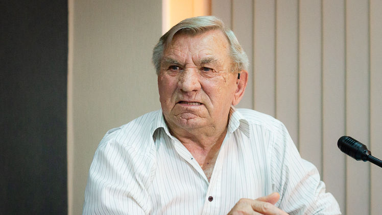 Profesor: În 1944 satul Șerpeni a fost distrus complet. A rămas o singura casă întreagă