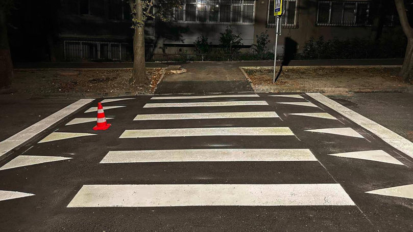 Atenție, șoferi: A fost instalată o nouă trecere de pietoni supraînălțată