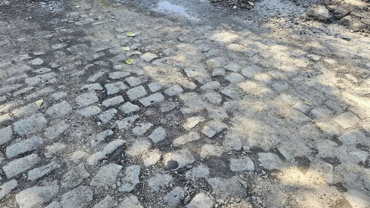 Un drum vechi de caldarâm, scos la iveală în nordul țării