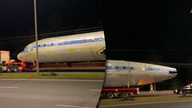 Avionul devenit viral pe internet va fi transformat într-un monument