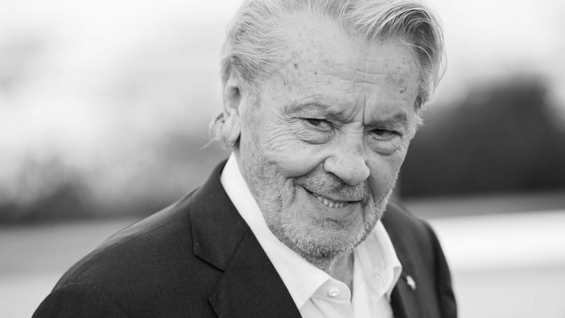 Presa internaţională îşi ia adio de la legendarul Alain Delon