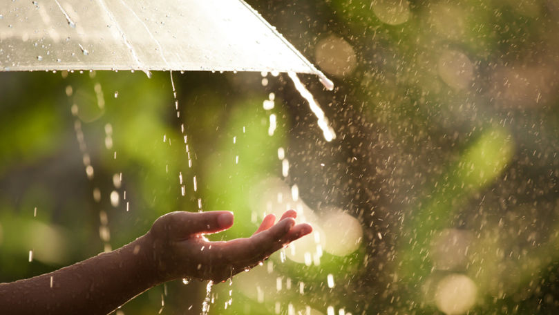 Prognoza meteo pentru următoarele 24 de ore: Ne așteaptă ploi slabe
