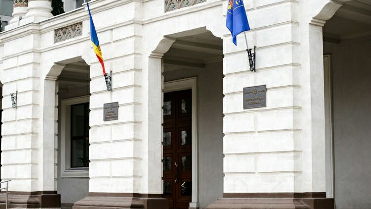 Procurorii suspendați din funcție vor putea activa în sectorul public sau privat