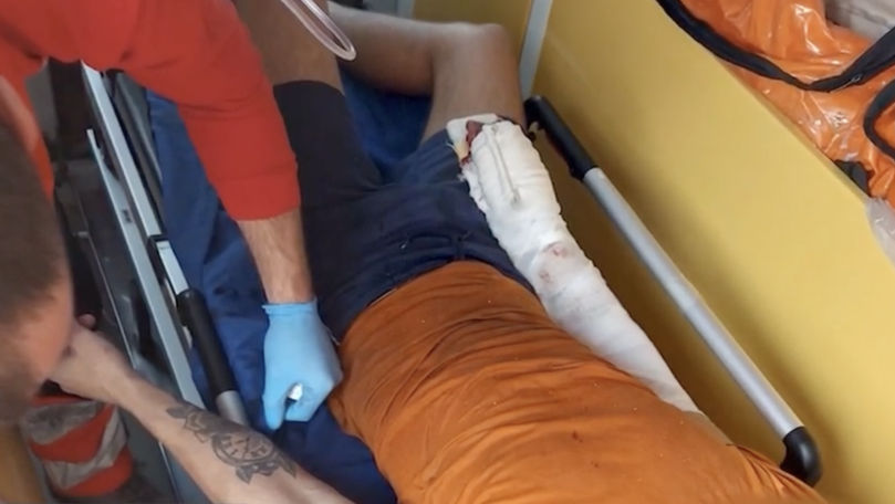Un bărbat, blocat într-un aparat de prelucrare a crupelor: În ce stare e