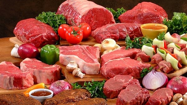 Moldovenii mănâncă tot mai multă carne. Recomandările nutriționistului