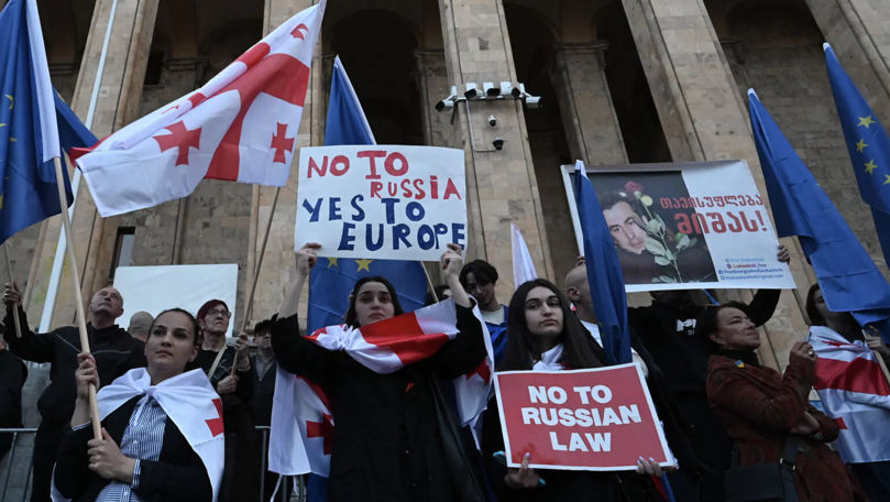 Proteste în Georgia după ce guvernul a suspendat negocierile de aderare