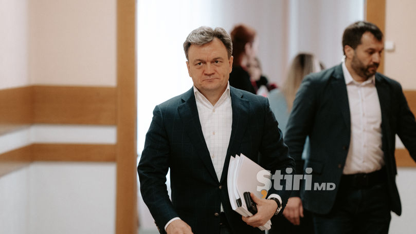 Dorin Recean, cu DEX-ul la Guvern, ca să explice un cuvânt miniștrilor