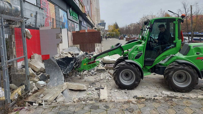Mai multe pavilioane din Capitală, demolate forțat de Primărie. Motivul