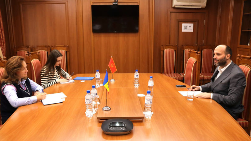 Perebinos a discutat cu un oficial relațiile Moldova – Muntenegru