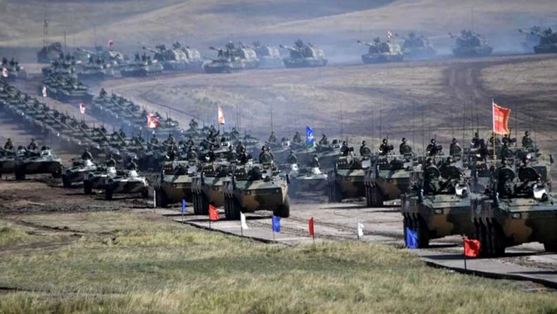 Rusia îşi creşte cu 30% bugetul alocat cheltuielilor militare, în 2025