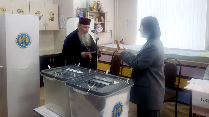 Mitropolitul Basarabiei a votat: Dumnezeu să lumineze mințile tuturor