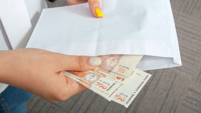 Presa: Cei care și-au vândut votul, amendați în apropiere de secții