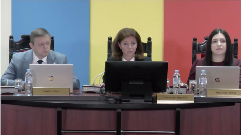 Aproape un milion de moldoveni au votat. Tinerii, îndemnați să fie activi