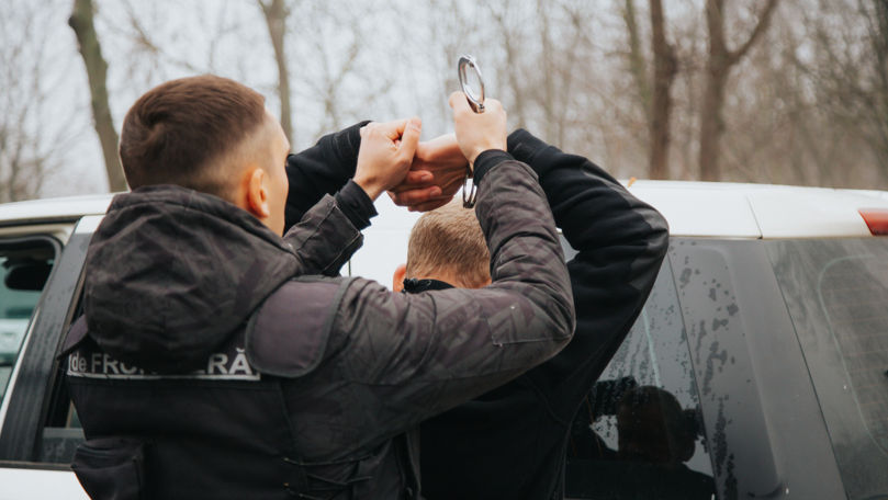 Cinci bărbați care au traversat ilegal frontiera, reținuți la Briceni