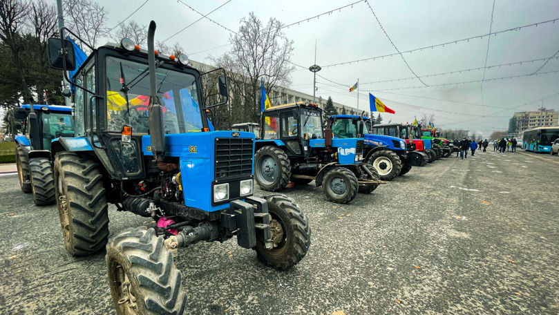 Fermierii: Adoptarea legii pentru salvarea agricultorilor, tergiversată