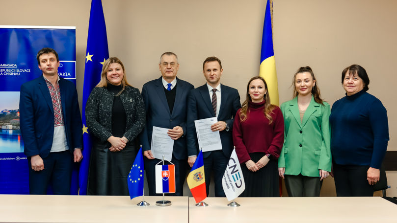 Modernizarea energetică a școlilor: CNED și SAIDC au semnat un acord de finanțare