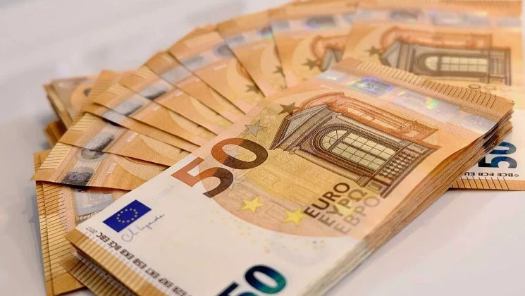 Cîți moldoveni cîștigă peste 1.000 de euro pe lună