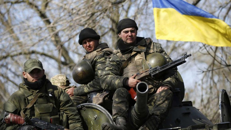 Liderii europeni analizează trimiterea a 30.000 de militari în Ucraina
