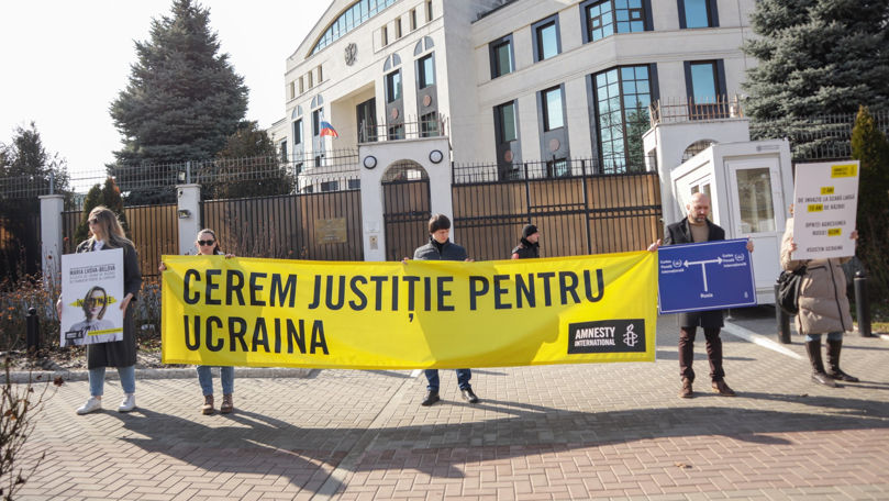 Protest la Ambasada Rusiei de la Chișinău: Crimele de război nu pot rămâne nepedepsite