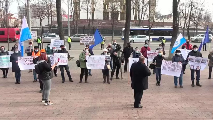 Un feroviar, indignat că oficialii nu ies la protestatarii de la Guvern