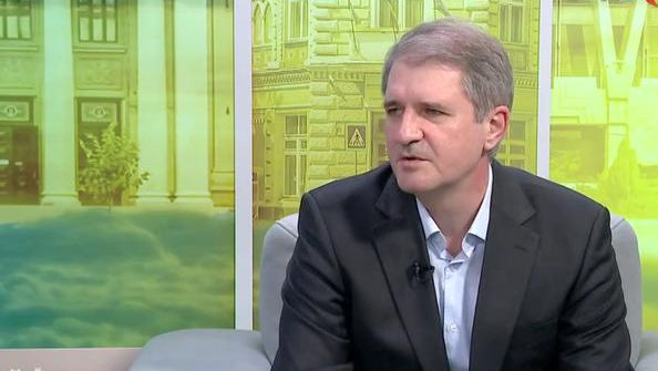 Din ce cauză apar durerile de spate și cum le tratăm