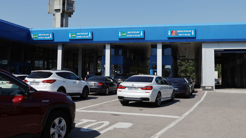 Un câine de serviciu a descoperit substanțe interzise la un călător