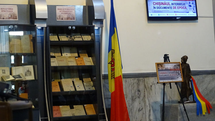 O expoziție dedicată Unirii Basarabiei cu România, deschisă la Chișinău