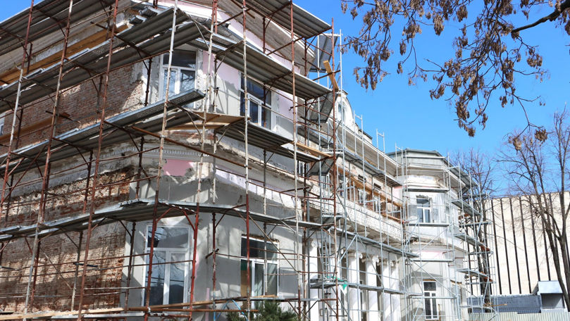 O clădire istorică din municipiul Bălți este în proces de reabilitare