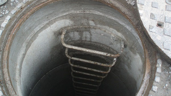 Tragedie la Anenii Noi: O minoră s-a înecat într-un canal de scurgere a apei