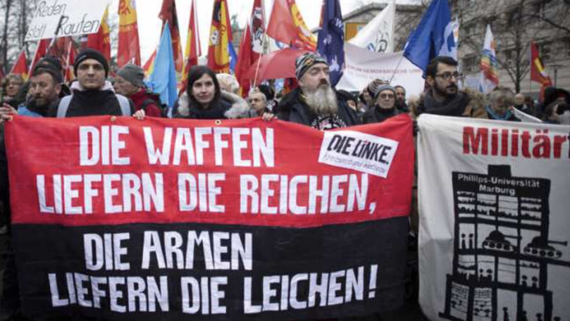 Oamenii din Berlin au protestat împotriva modificării Constituției