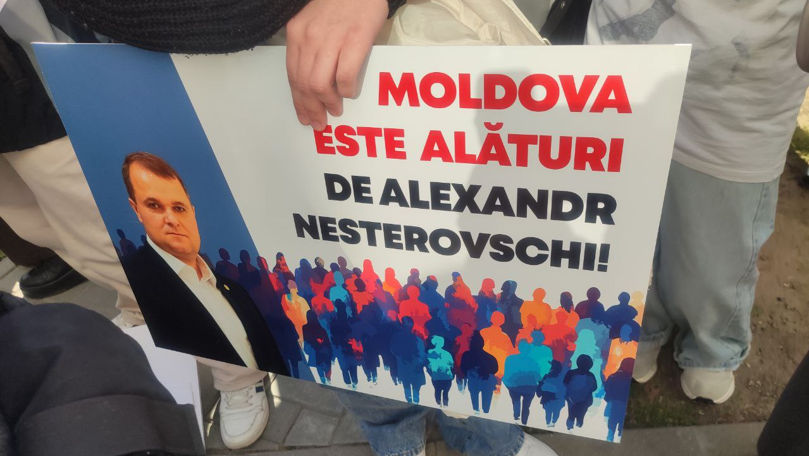 Protest la Judecătoria Buiucani în susţinerea lui Alexandr Nesterovschi