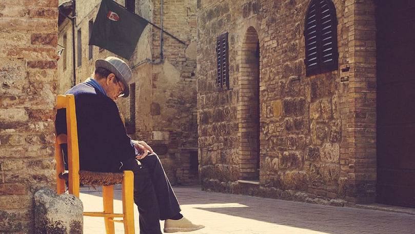 Italia: Un pensionar, bătut și alungat din casă de soția moldoveancă