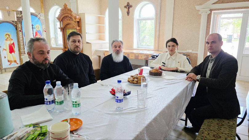 Victoria Furtună s-a întâlnit cu Episcopul Marchel. Motivul