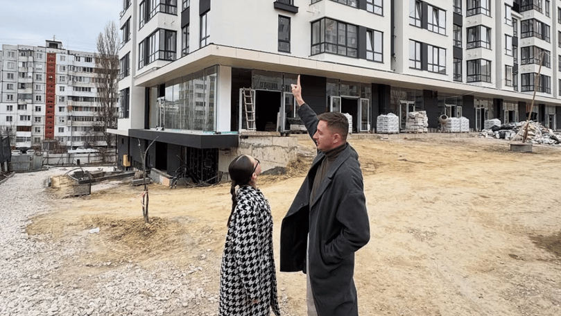 Actorul Emilian Crețu a cumpărat nepoatei un apartament în Chișinău